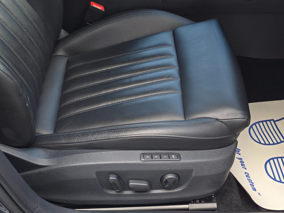 2018 Skoda Superb - image 33