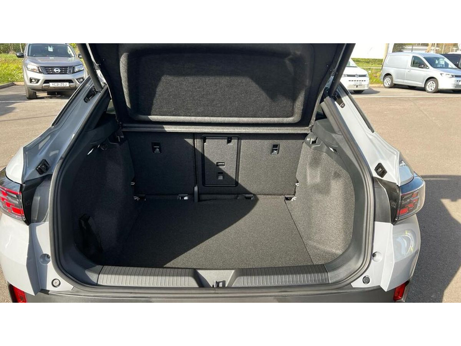 2025 Volkswagen ID.5 - image 7