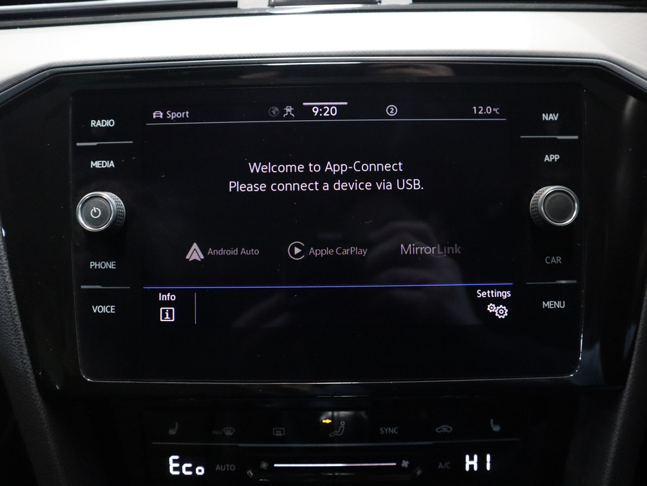 2021 Volkswagen Passat - image 15