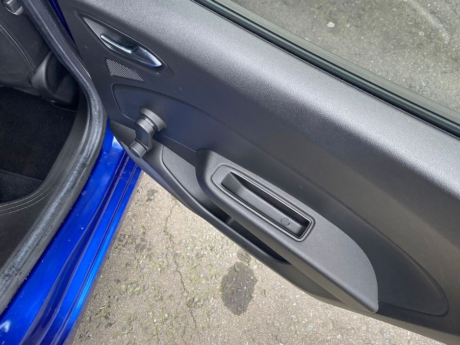 2020 Renault Clio - image 31