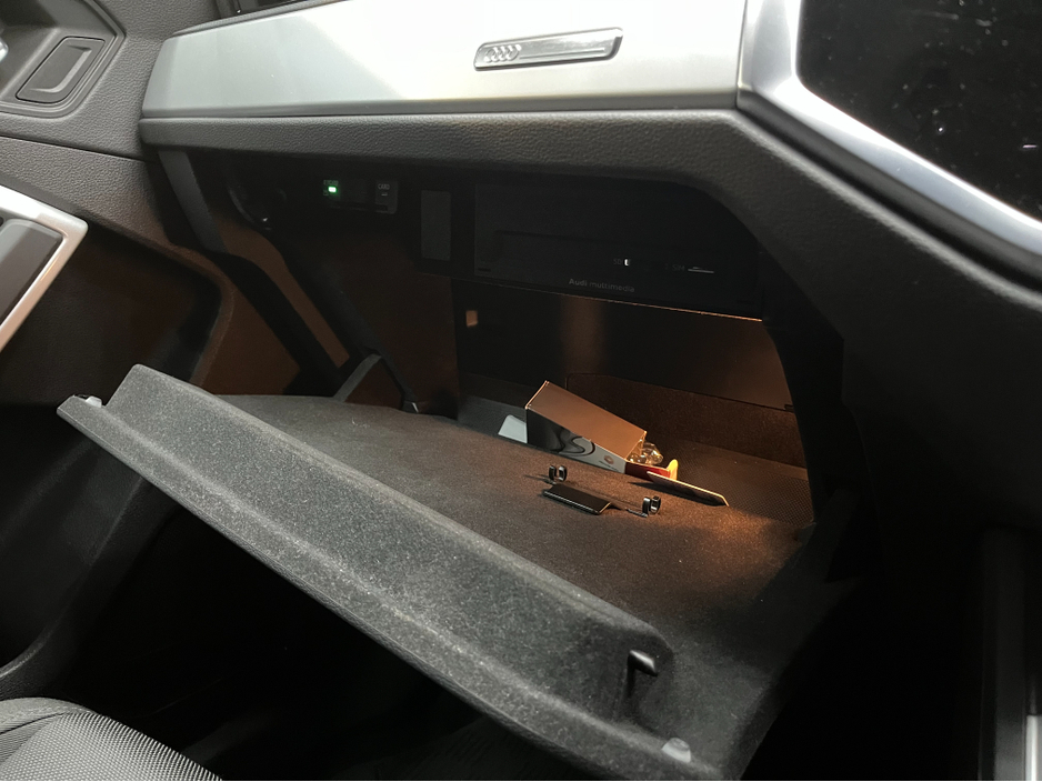 2020 Audi Q3 €31950 2020 AUDI Q3 SPORTBACK 35TFSI 1.5 AUTOMATIC / CRUISE CONTROL / 360° PARKING CAMERA / ELECTRIC HEATED SEATS €31,950