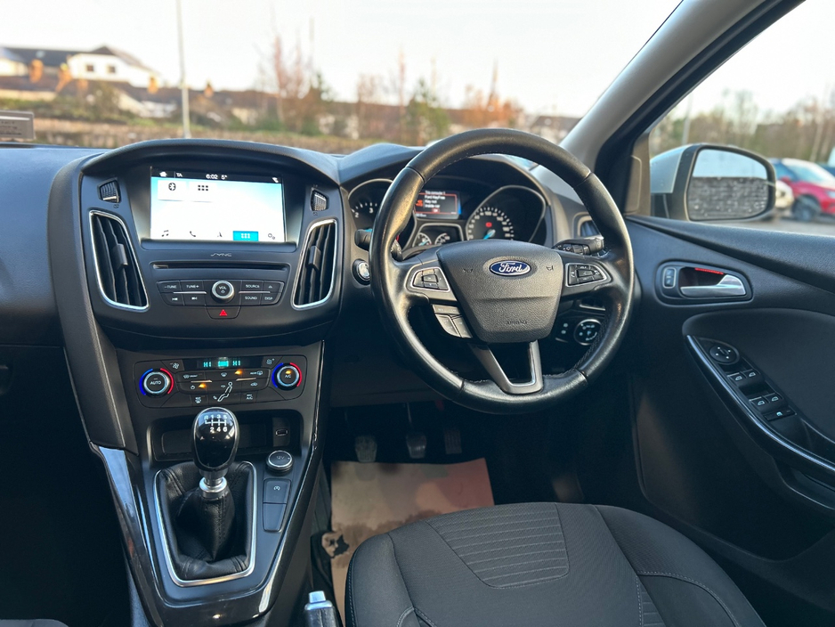 2018 Ford Focus - image 10