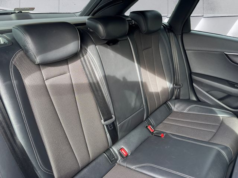 2017 Audi A4 - image 11