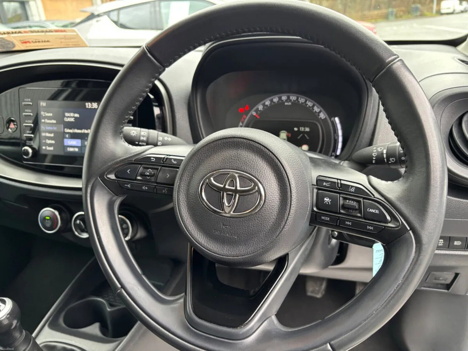 2022 Toyota Aygo - image 10