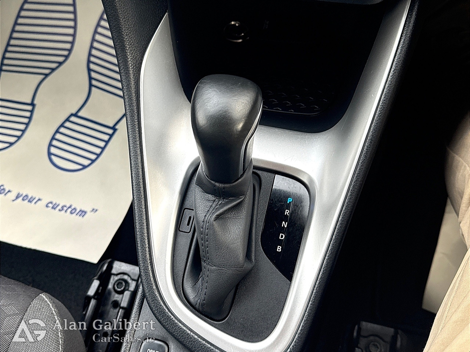 2023 Toyota Yaris 1.5 HYBRID LUNA AUTO €81 PW €16,995