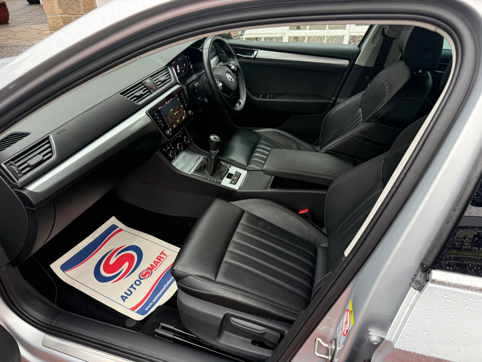 2022 Skoda Superb - image 23