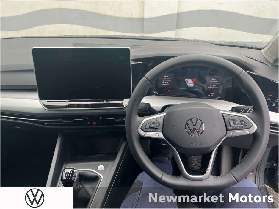 2026 Volkswagen Golf - image 2