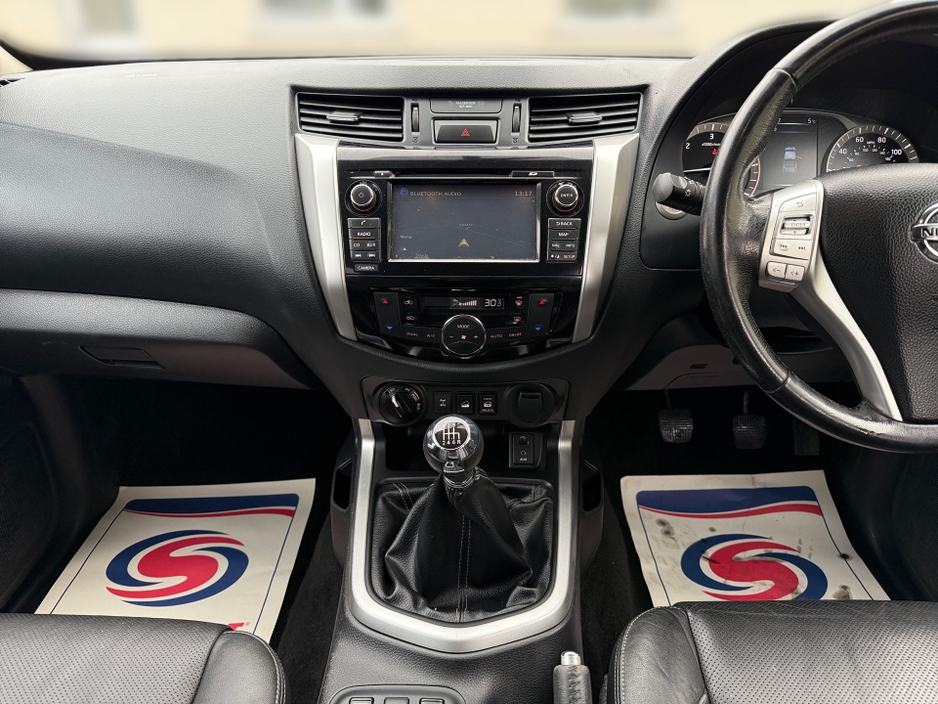 2019 Nissan Navara TEKNA 2.3 DCI 190 **FULLY KITTED**NO VAT**FSH**MINT**ONE UK OWNER** €22,450