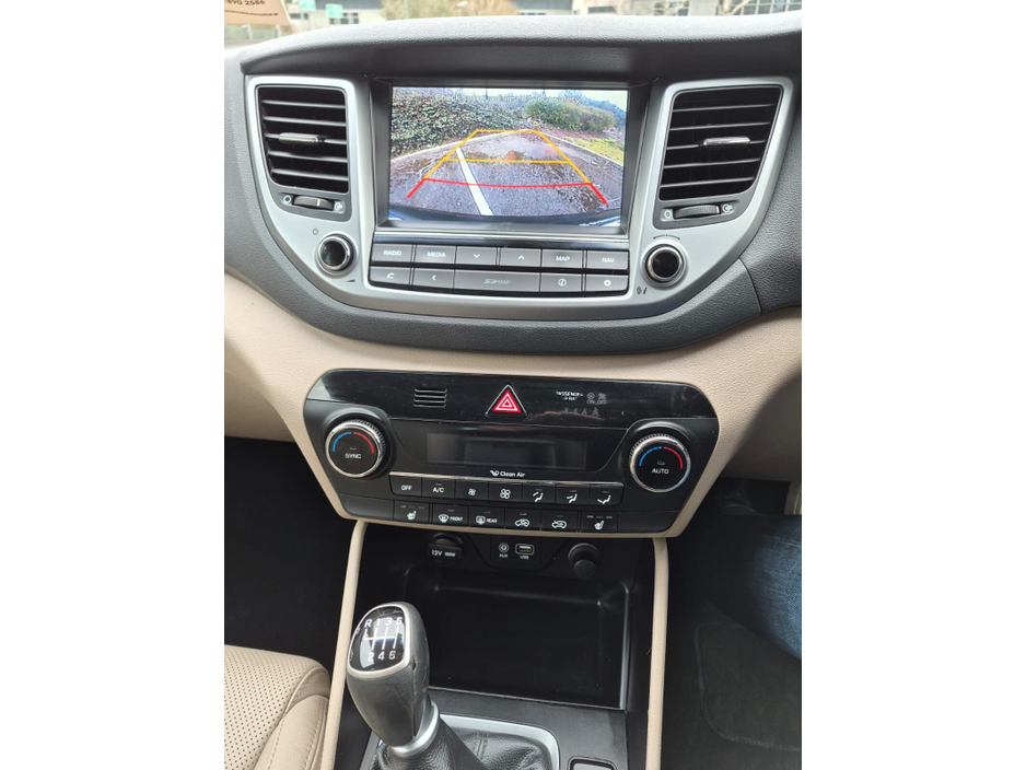 2017 Hyundai Tucson - image 12