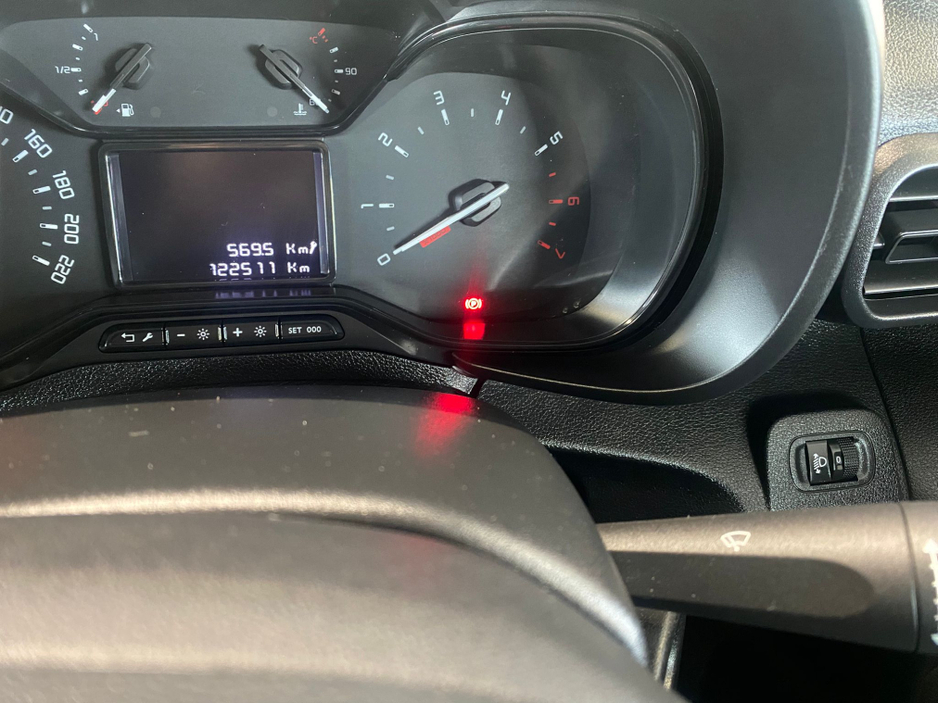 2021 Citroen Berlingo - image 5