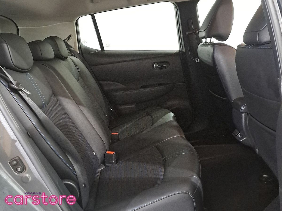 2023 Nissan Leaf - image 13