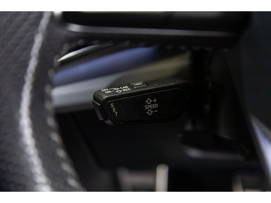 2019 Audi Q8 - image 16