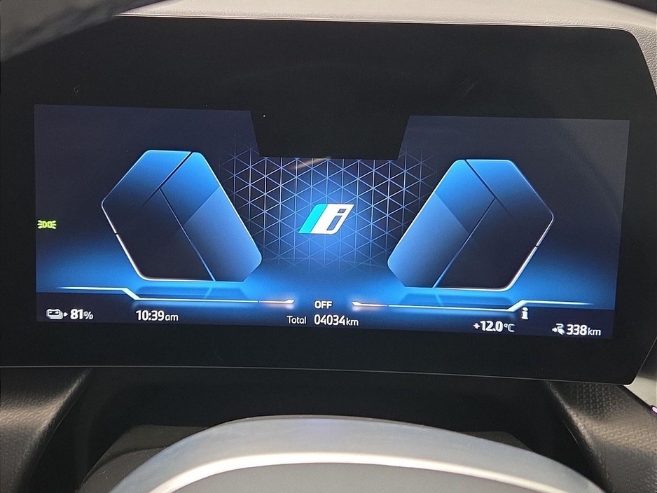 2024 BMW iX1 - image 9