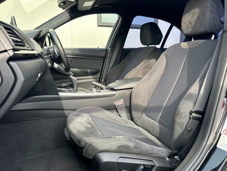 2014 BMW 3 Series - image 9