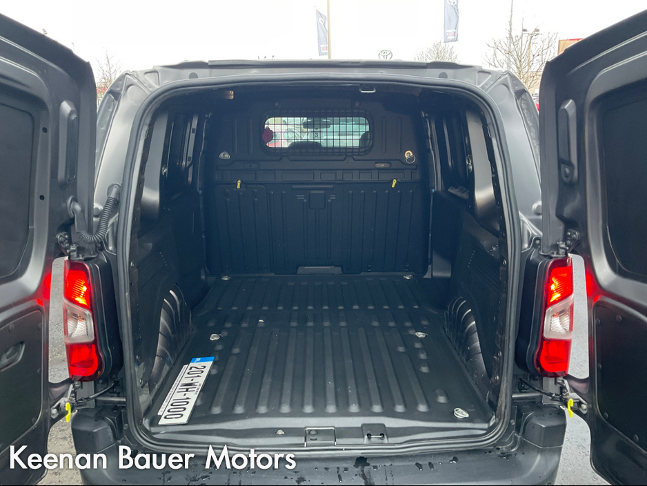 2020 Citroen Berlingo - image 8