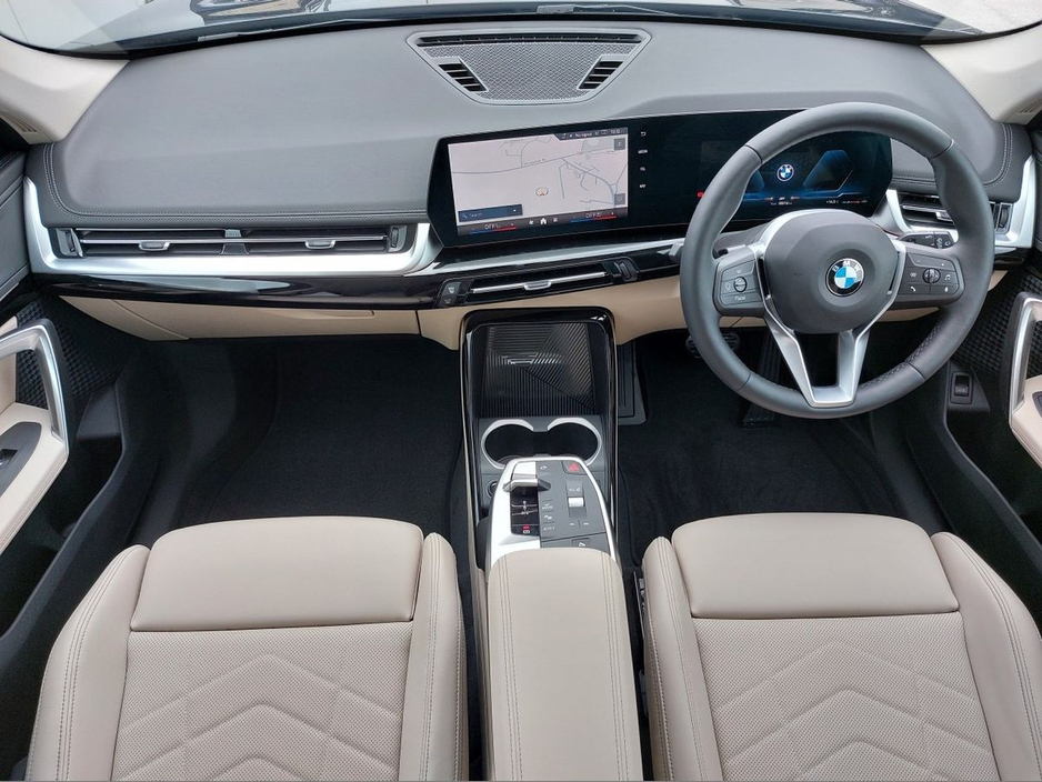 2023 BMW X1 - image 4