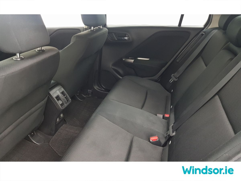 2018 Honda Grace - image 8