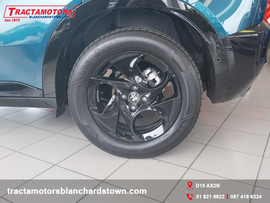 2025 Alfa Romeo Junior IBRIDA TECH PACK PREMIUIM PACK €36,749