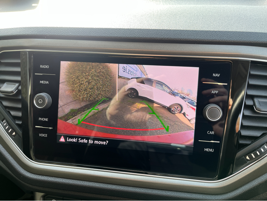 2020 Volkswagen T-Roc - image 23