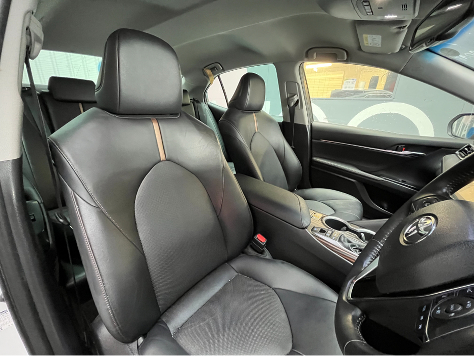 2018 Toyota Camry - image 11