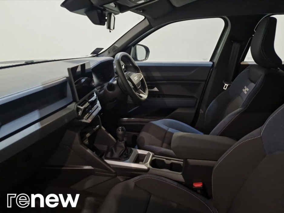 2026 Dacia Duster MHEV 140 Expression €31,514