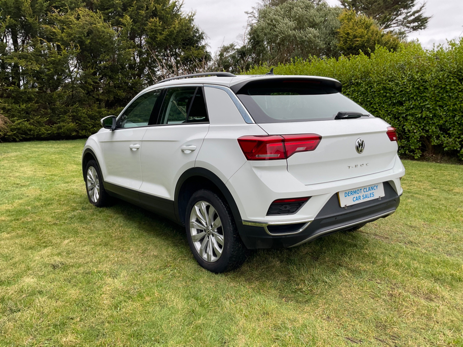 2019 Volkswagen T-Roc - image 8