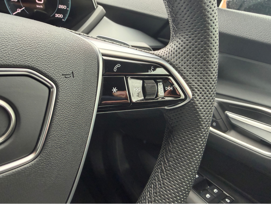 2023 Audi e-tron GT quattro - image 11