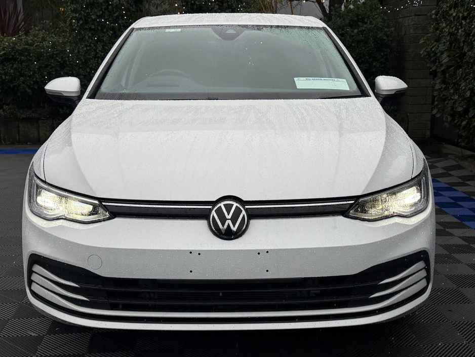 2024 Volkswagen Golf 1.0 eTSI // APPLE CARPLAY/ANDROID AUTO // DIAMOND CUT ALLOYS // DIGITAL CLUSTER €28,900