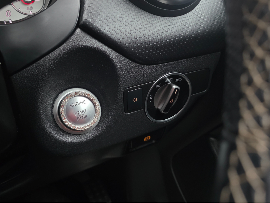 2015 Mercedes-Benz A Class A180  SUNFOOF PANO ROOF - HALF LEATHER HEATED SEATS - REV CAMERA - HI SPEC / SYSTEM LOW ROAD TAX BAND / SIMI DEALER €16,450