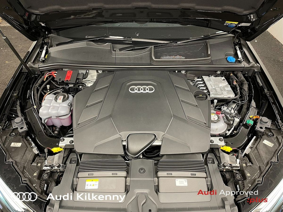 2026 Audi Q7 55 TFSI E Q S LINE €104,900