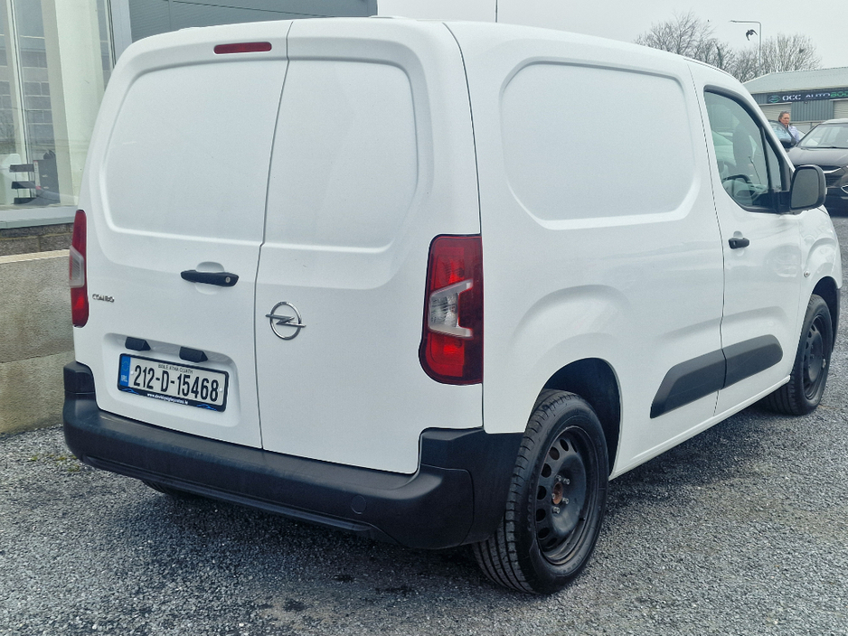 2021 Opel Combo - image 3
