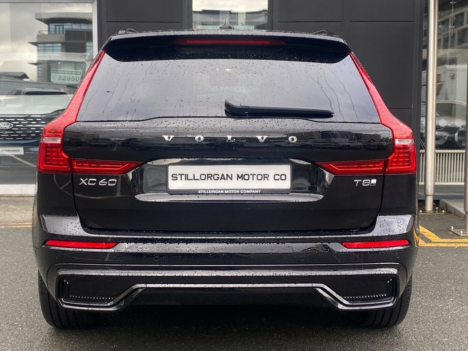 2025 Volvo XC60 - image 6