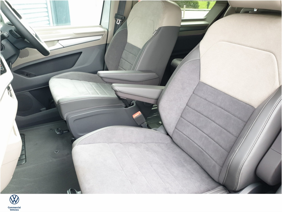 2025 Volkswagen Multivan - image 4