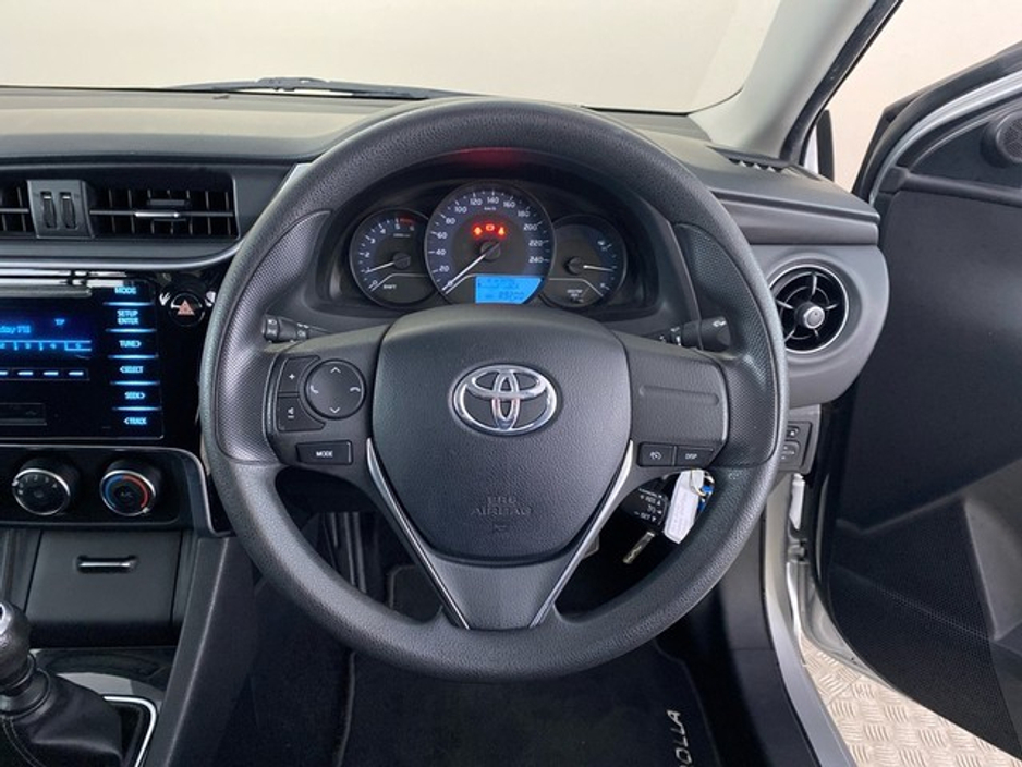 2018 Toyota Corolla - image 9