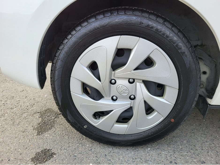 2020 Toyota Aqua - image 10