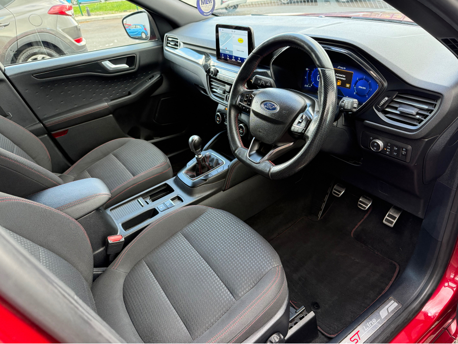 2020 Ford Kuga - image 24