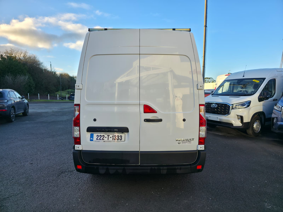 2022 Renault Master FWD LM35 BLUE DCI 150 B €17,500