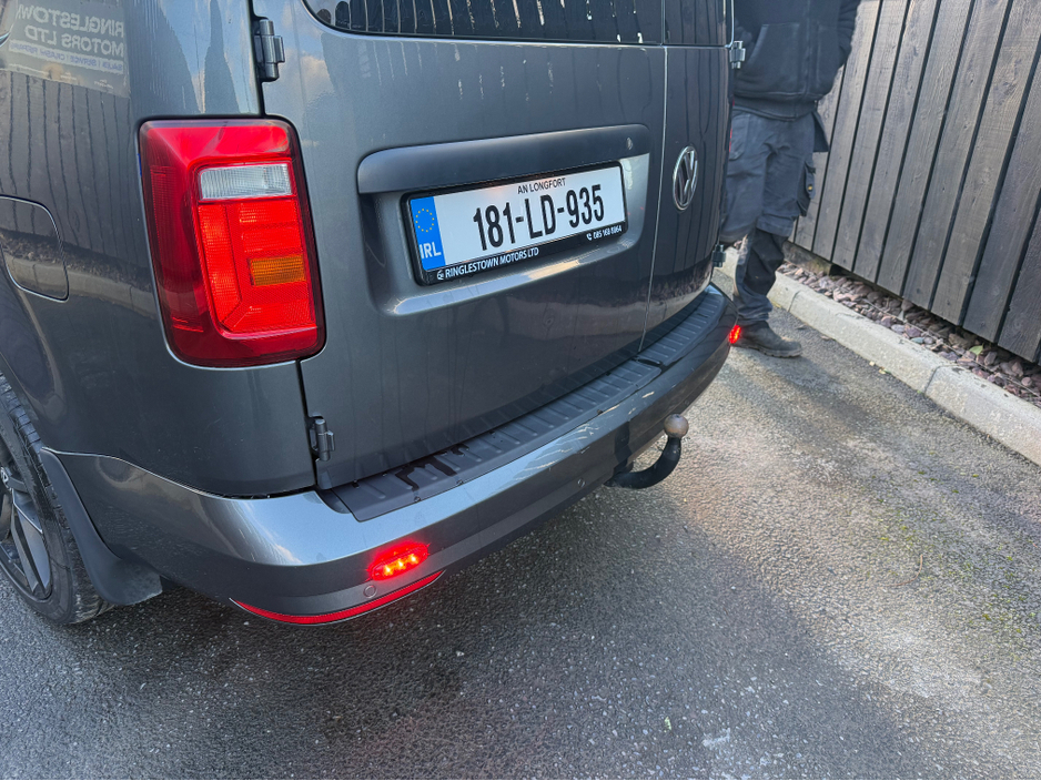 2018 Volkswagen Caddy - image 12