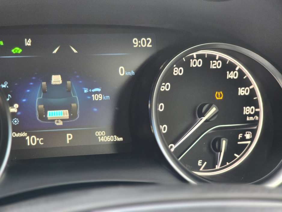 2020 Toyota Camry - image 23