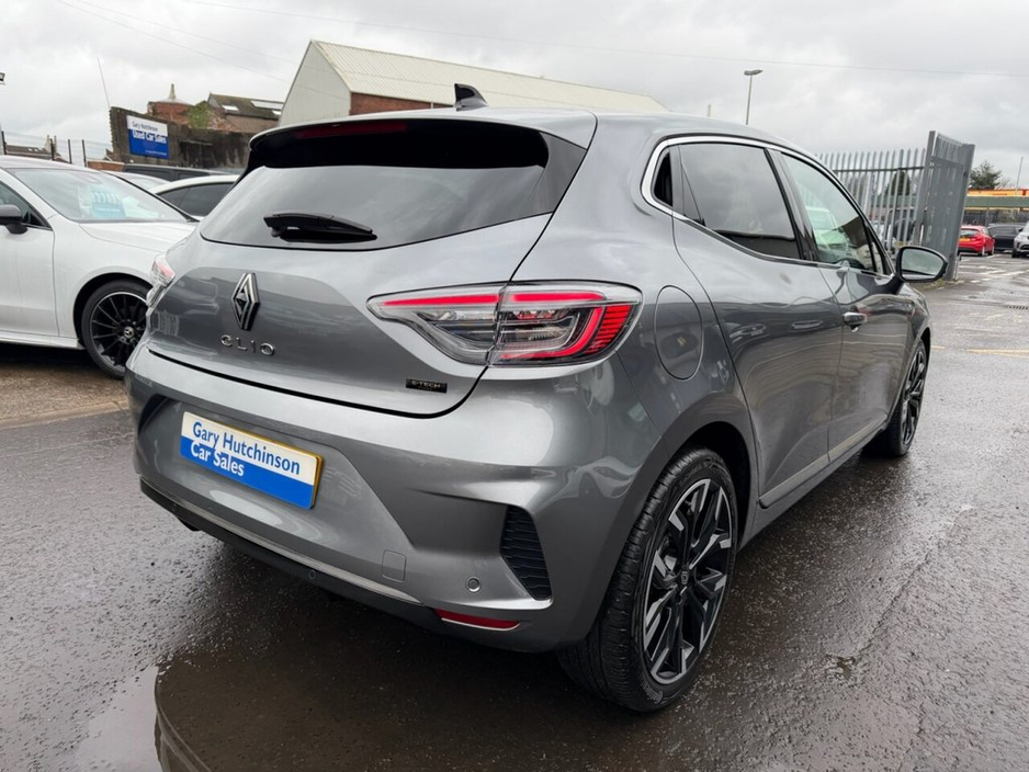 2024 Renault Clio - image 28