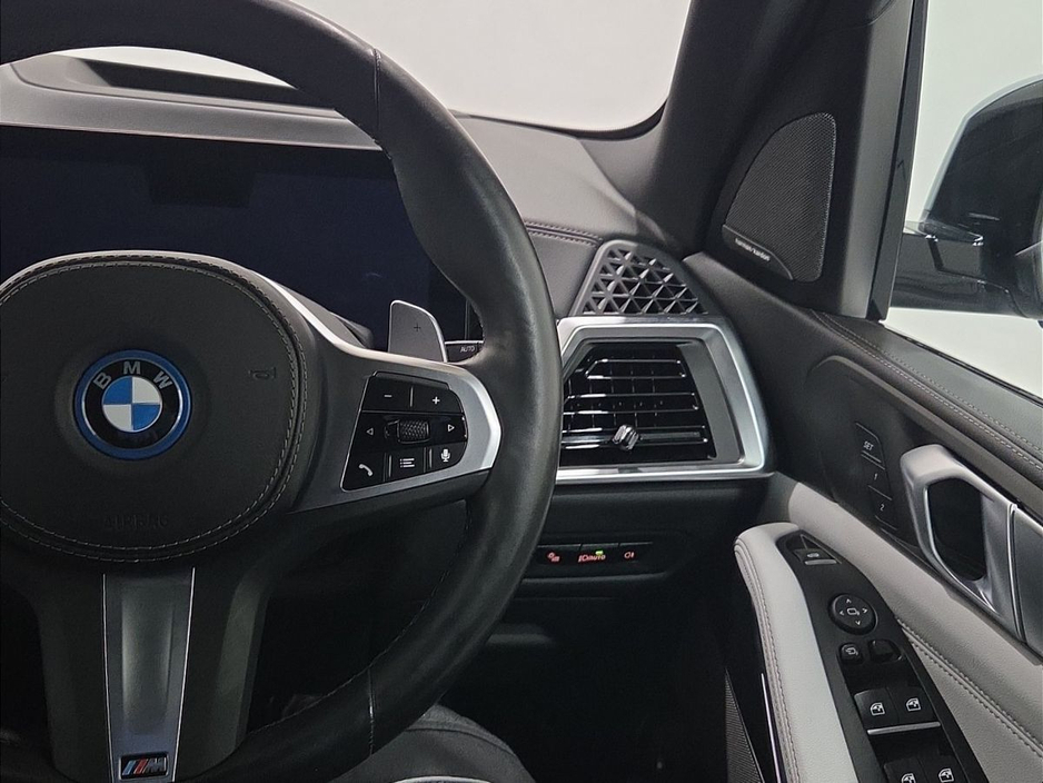 2024 BMW X5 - image 18