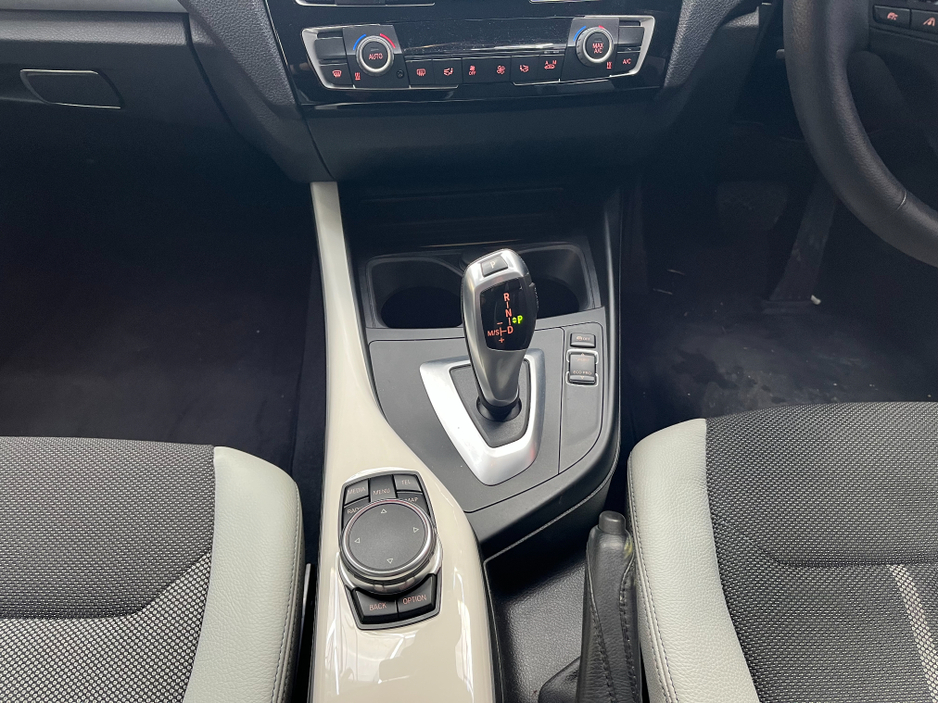 2016 BMW 1 Series - image 16