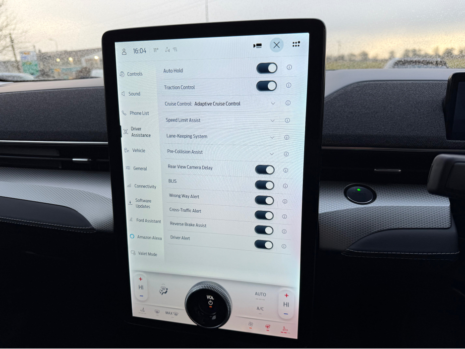 2021 Ford Mustang Mach-E Extended Range - panoramic Roof - Mustang €27,950