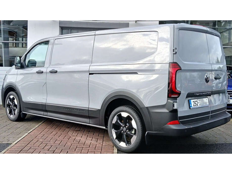 2025 Volkswagen Transporter - image 6