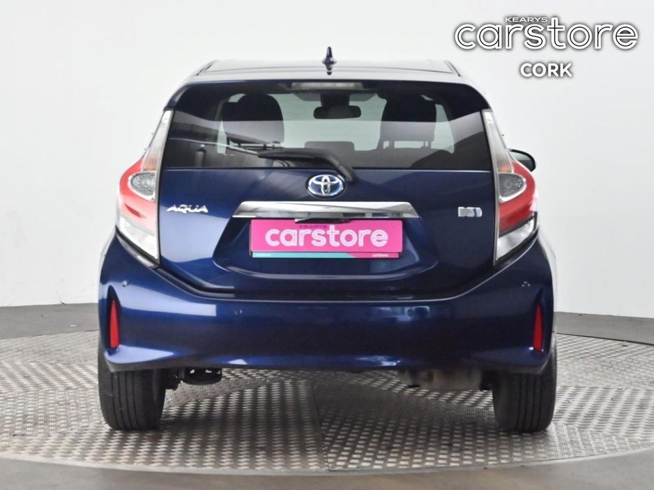 2019 Toyota Aqua - image 4