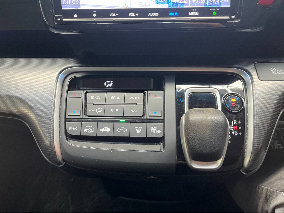 2018 Honda Stepwagon - image 19