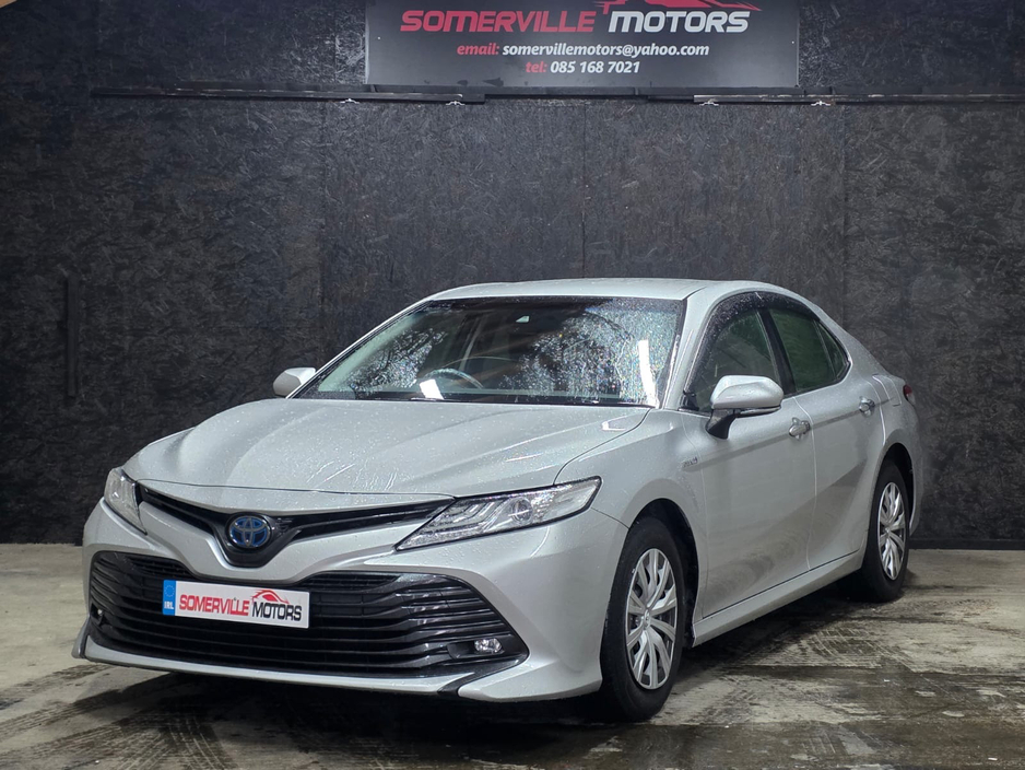 2020 Toyota Camry Petrol hybrid €19,999