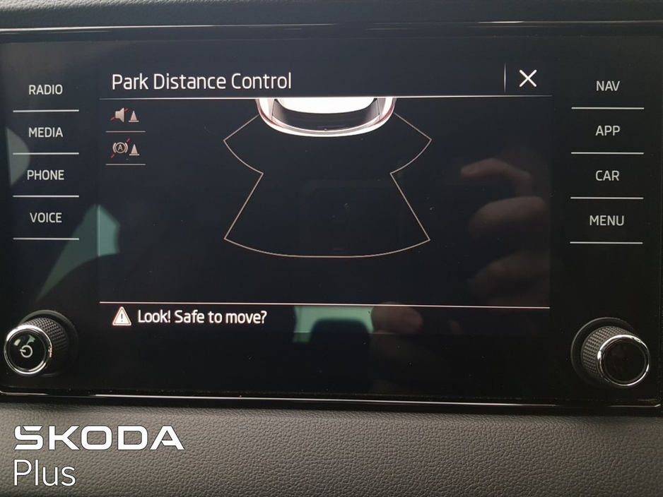 2023 Skoda Karoq - image 12