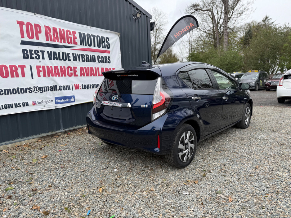 2019 Toyota Aqua - image 6