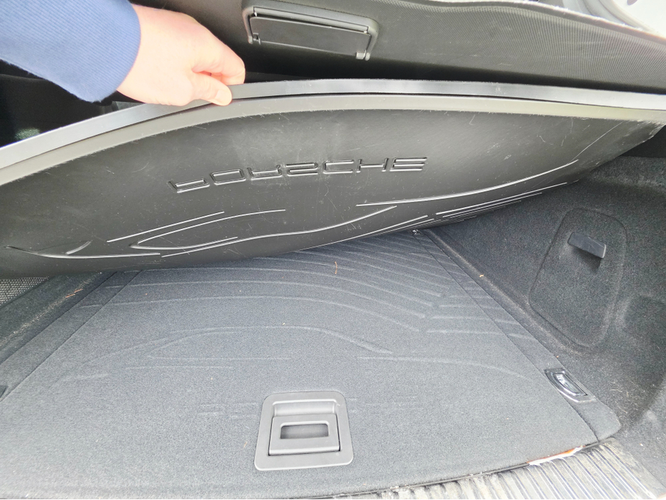 2018 Porsche Cayenne - image 10